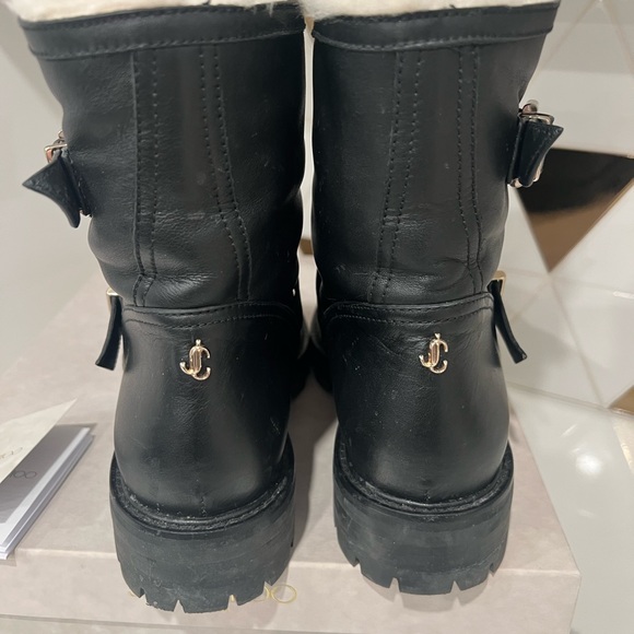 Jimmy Choo winter boots. Black leather fur lined with buckle accents - Picture 2 of 5